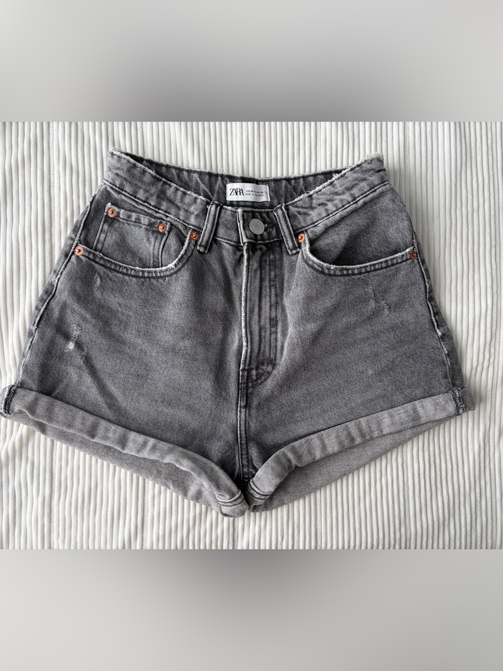Zara High-Rise Gray Denim Shorts Size 2